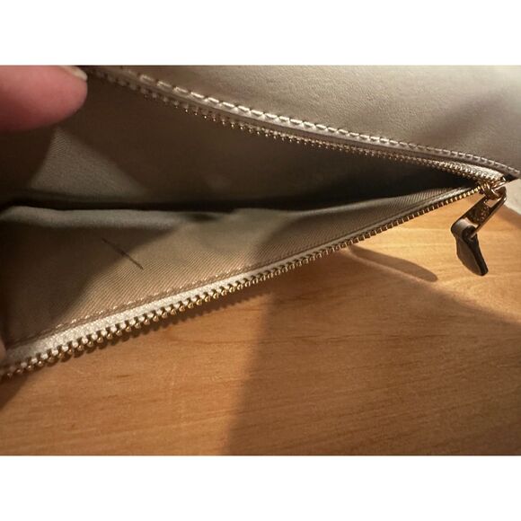 Coach Slim Trifold Wallet In Signature Canvas EUC - Picture 6 of 10